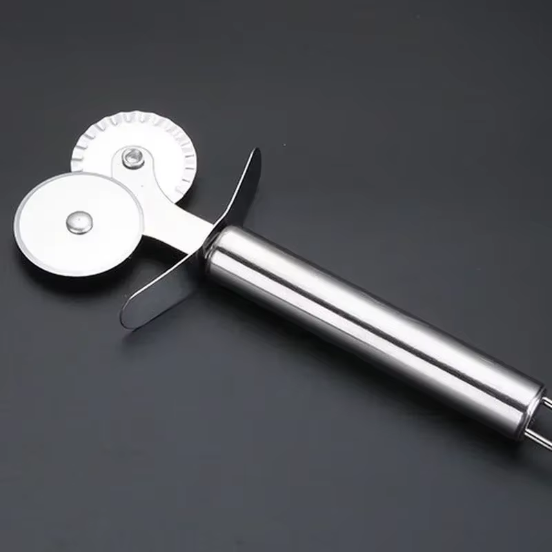 Une variété de couteaux à Pizza à rouleaux en acier inoxydable, pour usage domestique, outils de cou