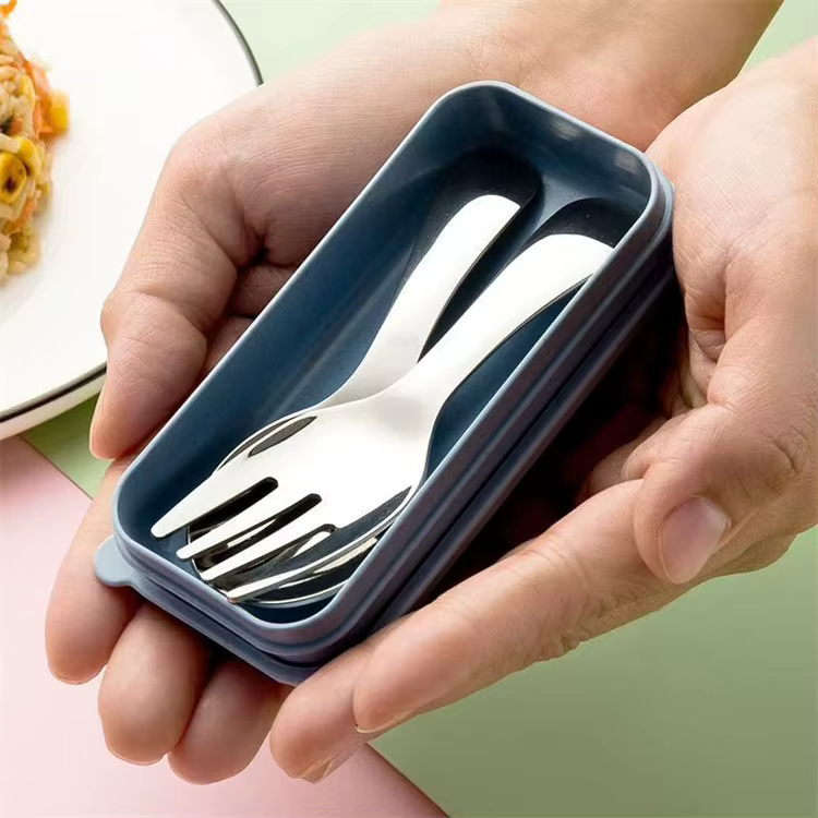 Une paire de couverts cuillère fourchette en acier inoxydable, inoffensif, cuillère ronde à manche c