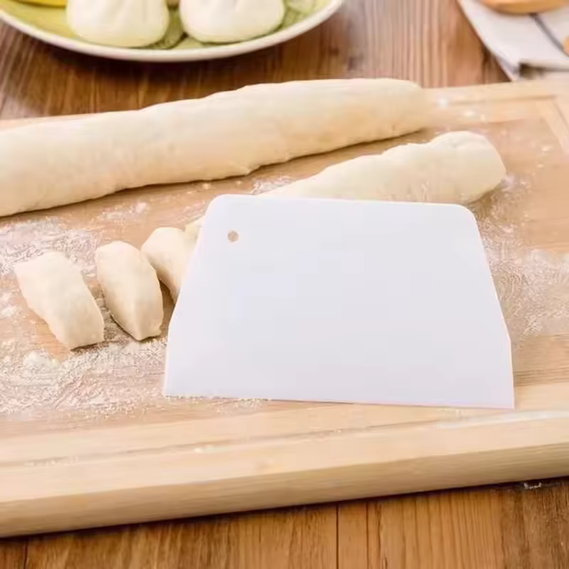 Coupe-pâte multifonctionnel et racloir à bol pour pâte à pain, fondant, gâteau, crème, spatule, déco