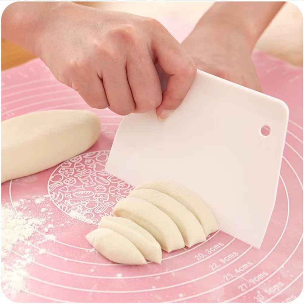 Coupe-pâtisserie spatules à gâteaux en plastique grattoir à pâte trapézoïdal pain Pizza Fondant outils couteau à beurre multiduty blanc ustensiles de cuisson sûrs