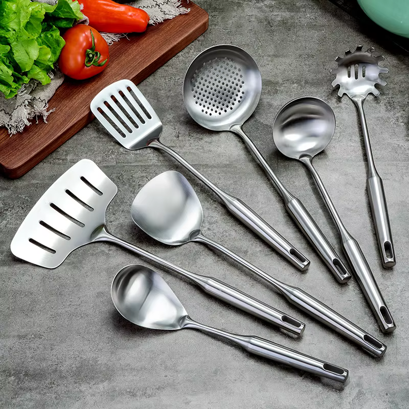 Ensemble d'ustensiles de cuisine en acier inoxydable