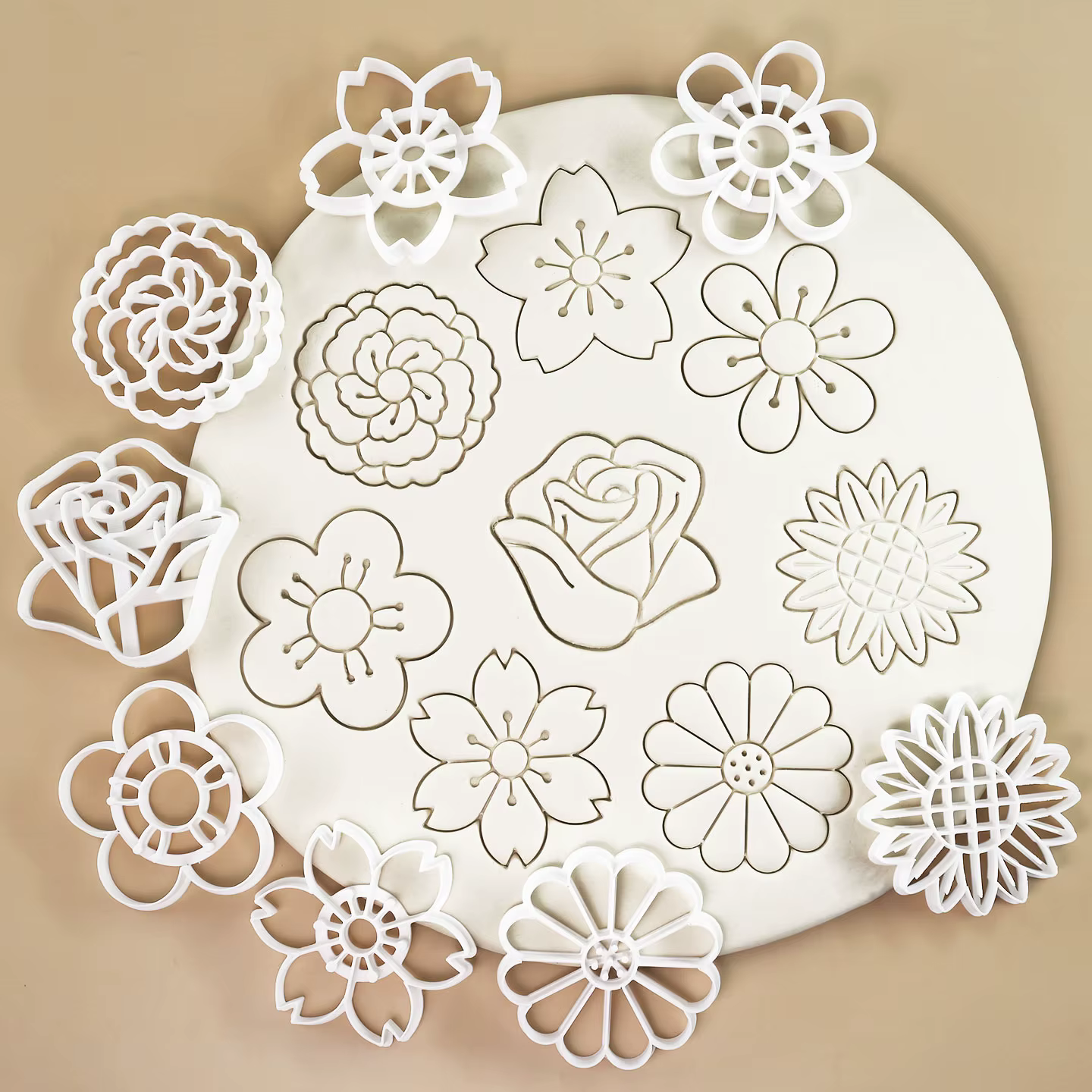 1 emporte-pièce en forme de fleurs (fleur de cerisier