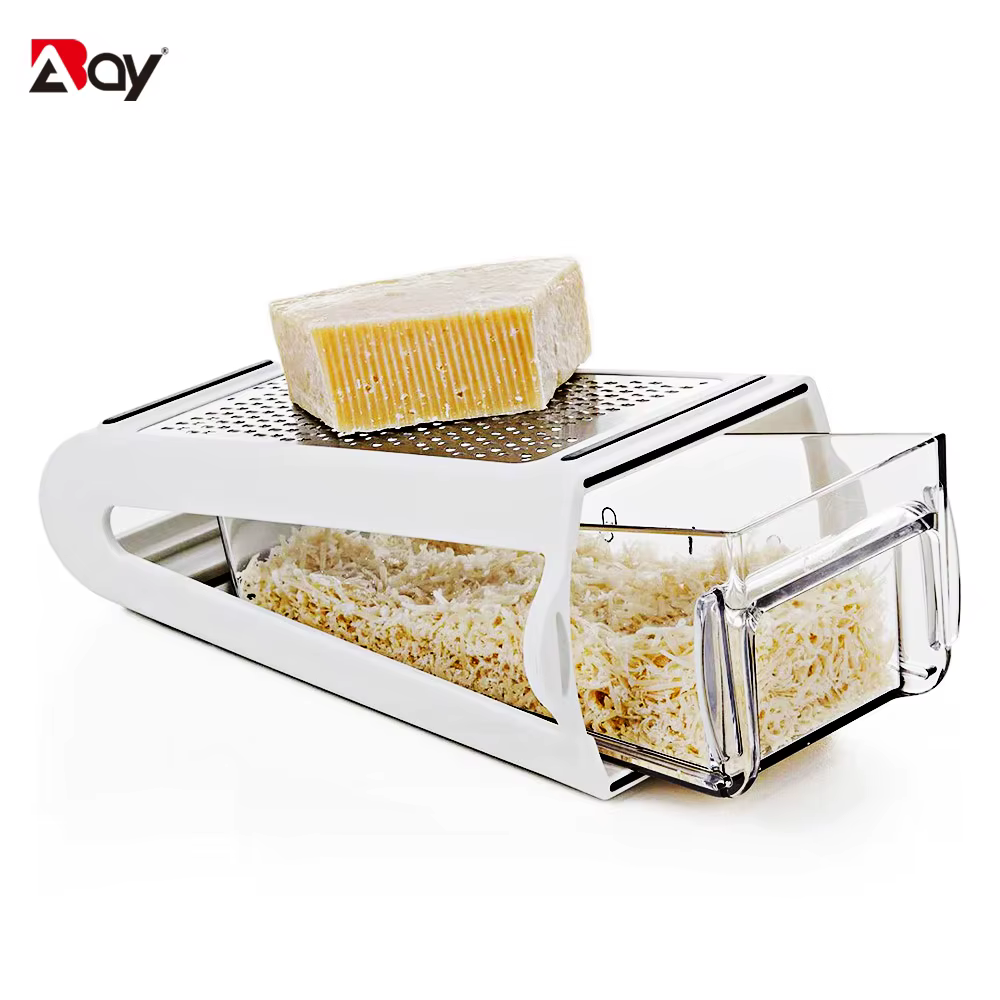 Râpe à fromage avec récipient de rangement
