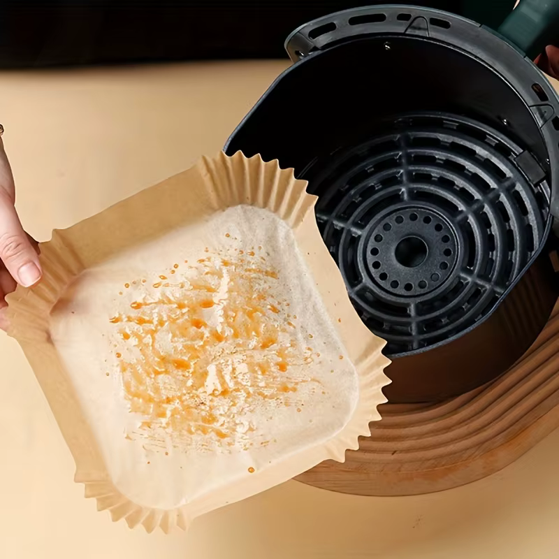 50 paquets de papier antiadhésif doublé avec friteuse à air pour la cuisson et les fours à micro-ondes