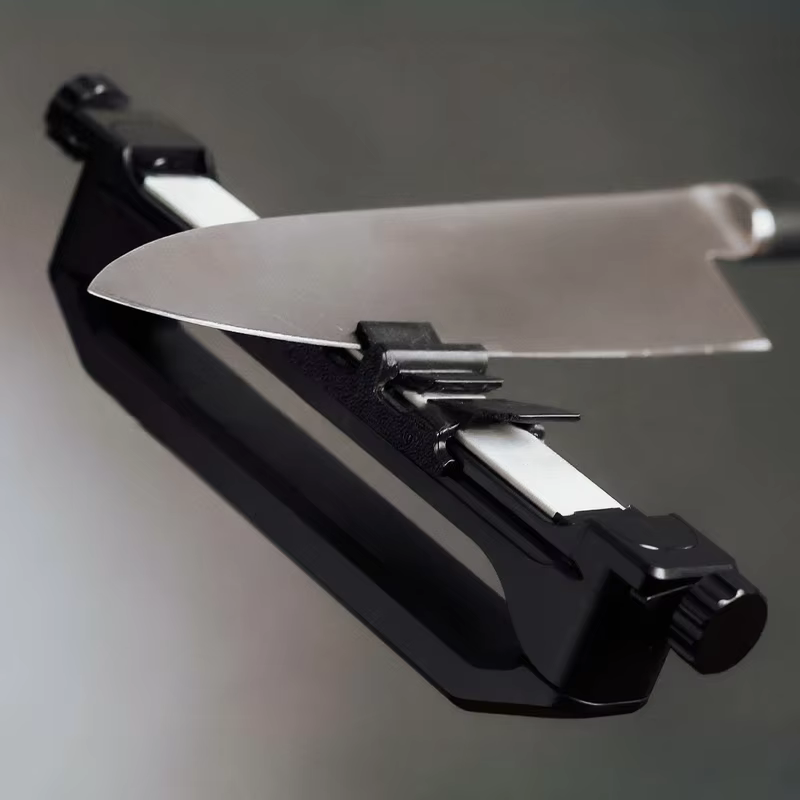 Aiguiseur de couteaux de cuisine ergonomique