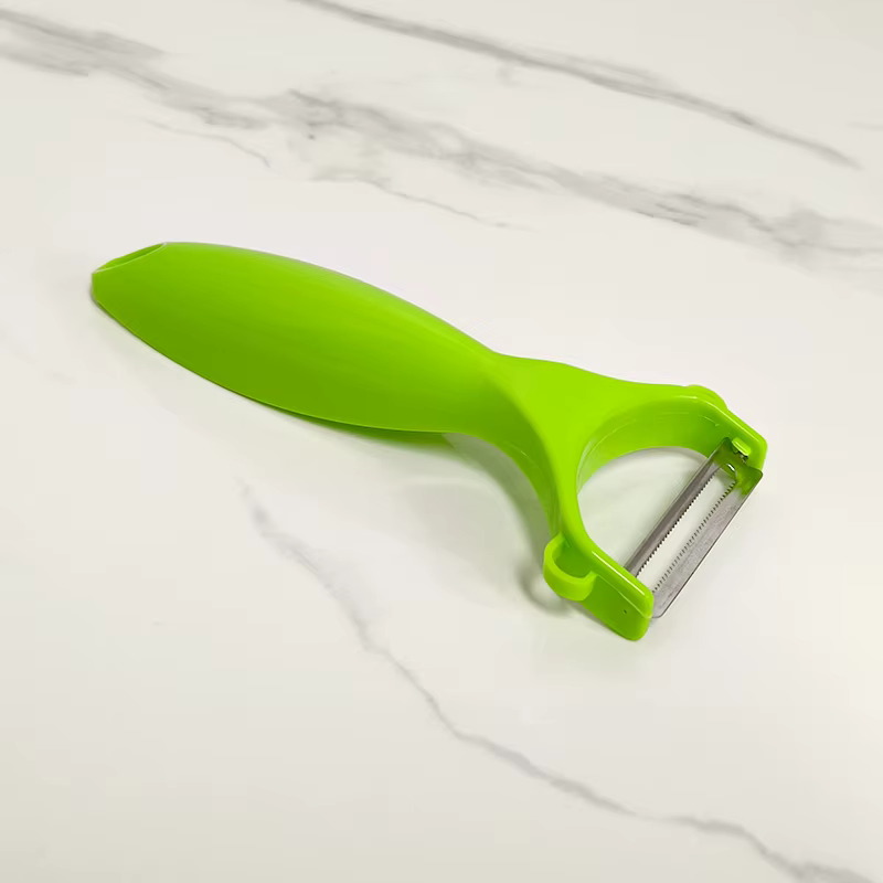 Éplucheur de fruits multi-usages