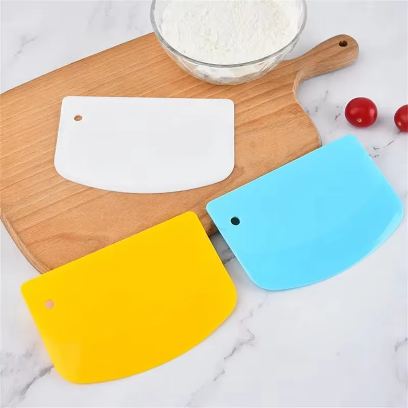 Grattoir à Pâte pour Gâteau Crème