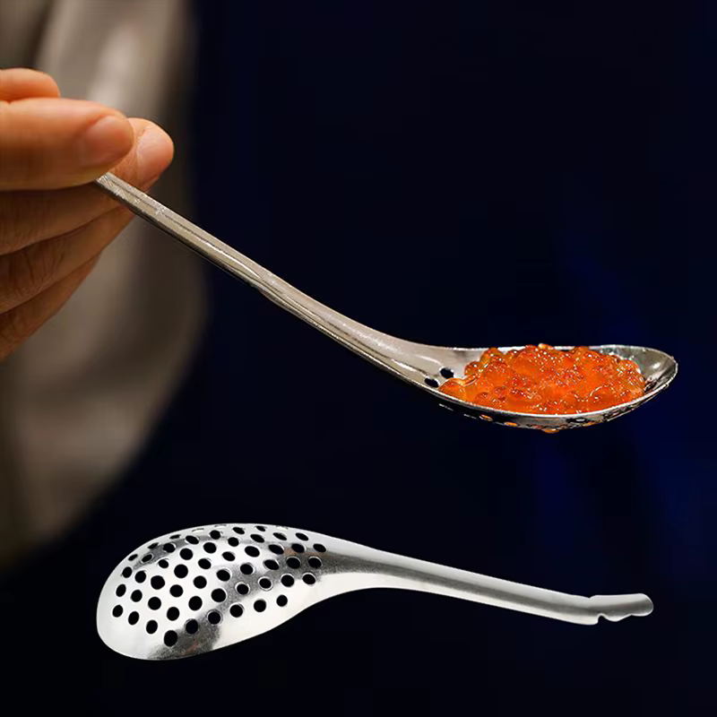 Cuillère à caviar 56 trous