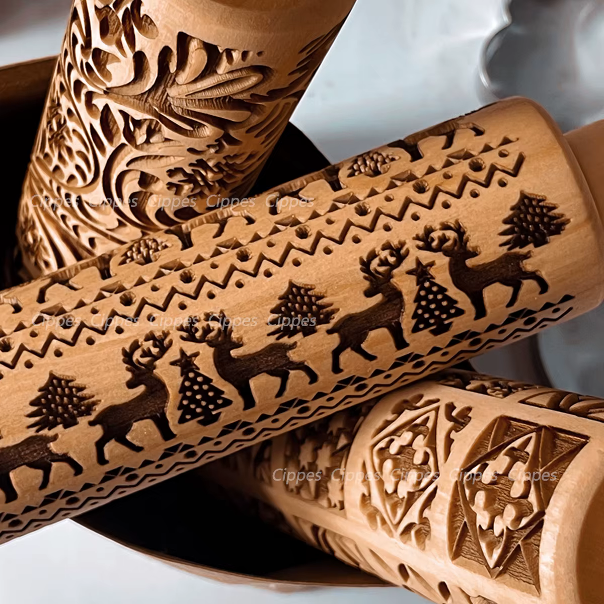 Rouleau à pâtisserie de noël avec motifs de fleurs de renne