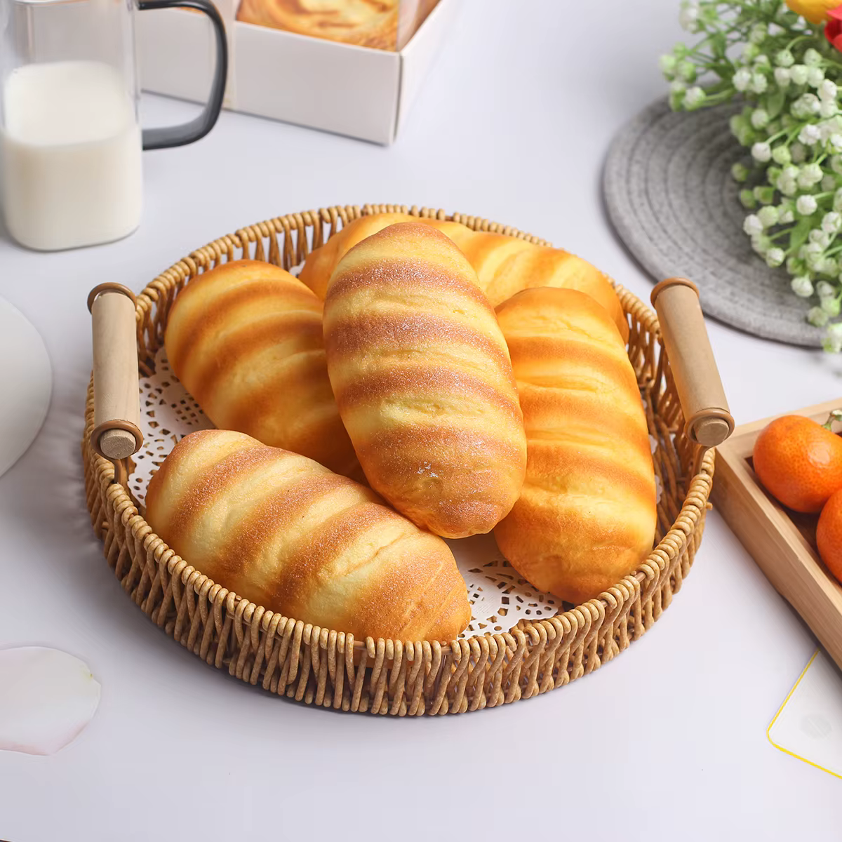 1 morceau de baguette à récupération lente, pincée et décorée.