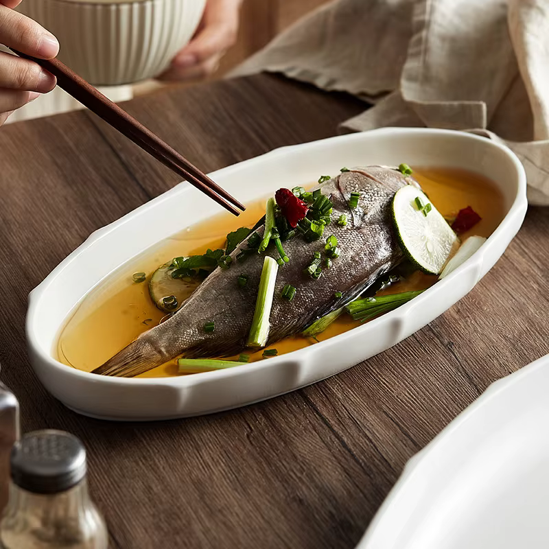 Grand plat en céramique japonais pour la cuisson