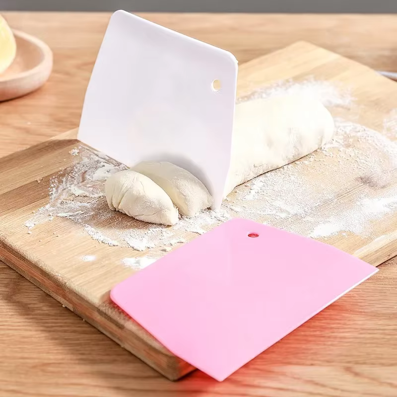 Coupe-pâte grattoir cuisson pâtisserie bricolage banc bol en plastique