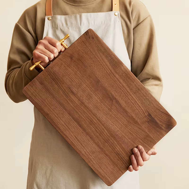 Planche à découper en bois massif